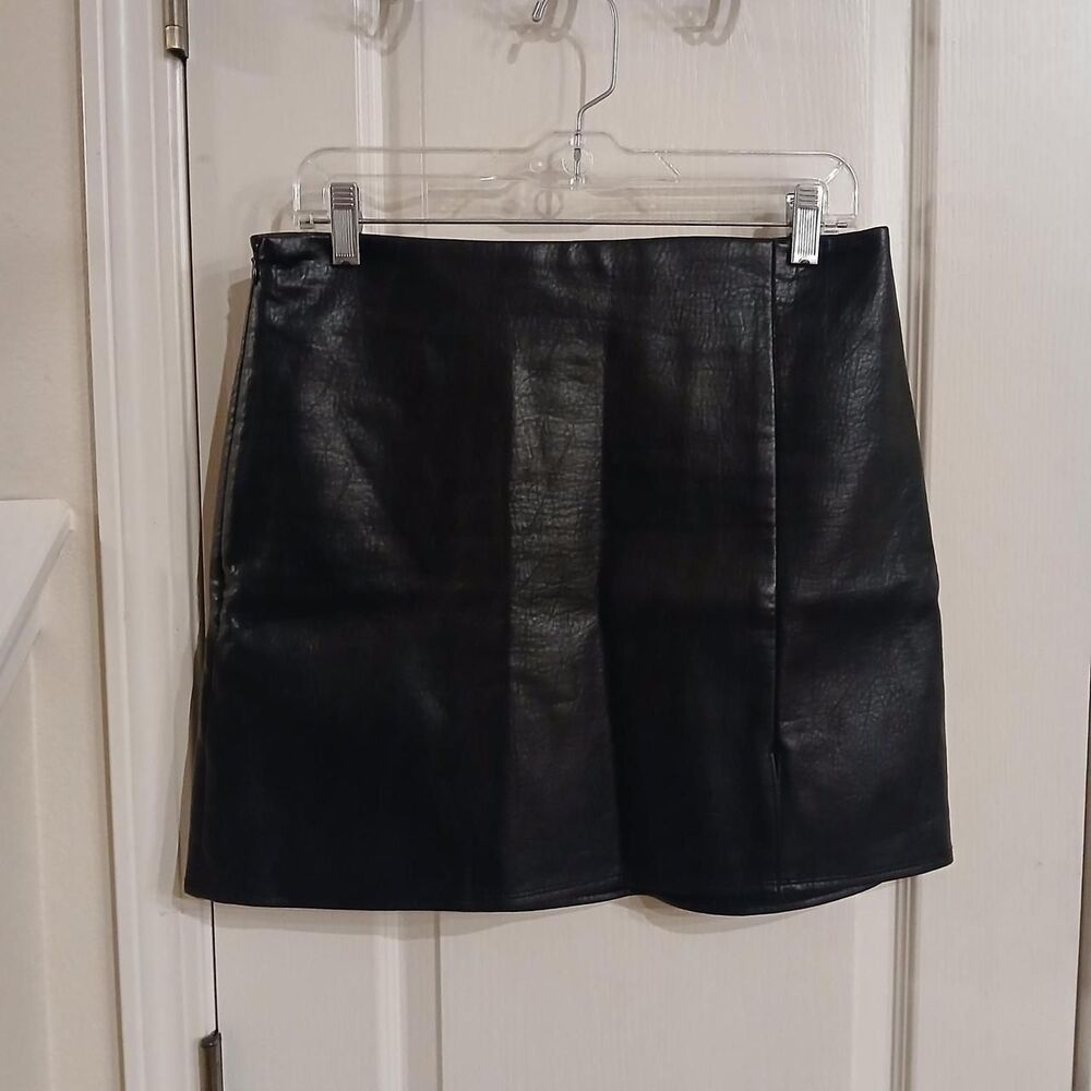 Y2K Style Old Navy Heritage Mini Black Jack Vegan Leather Mini Skirt Slit M Edgy
